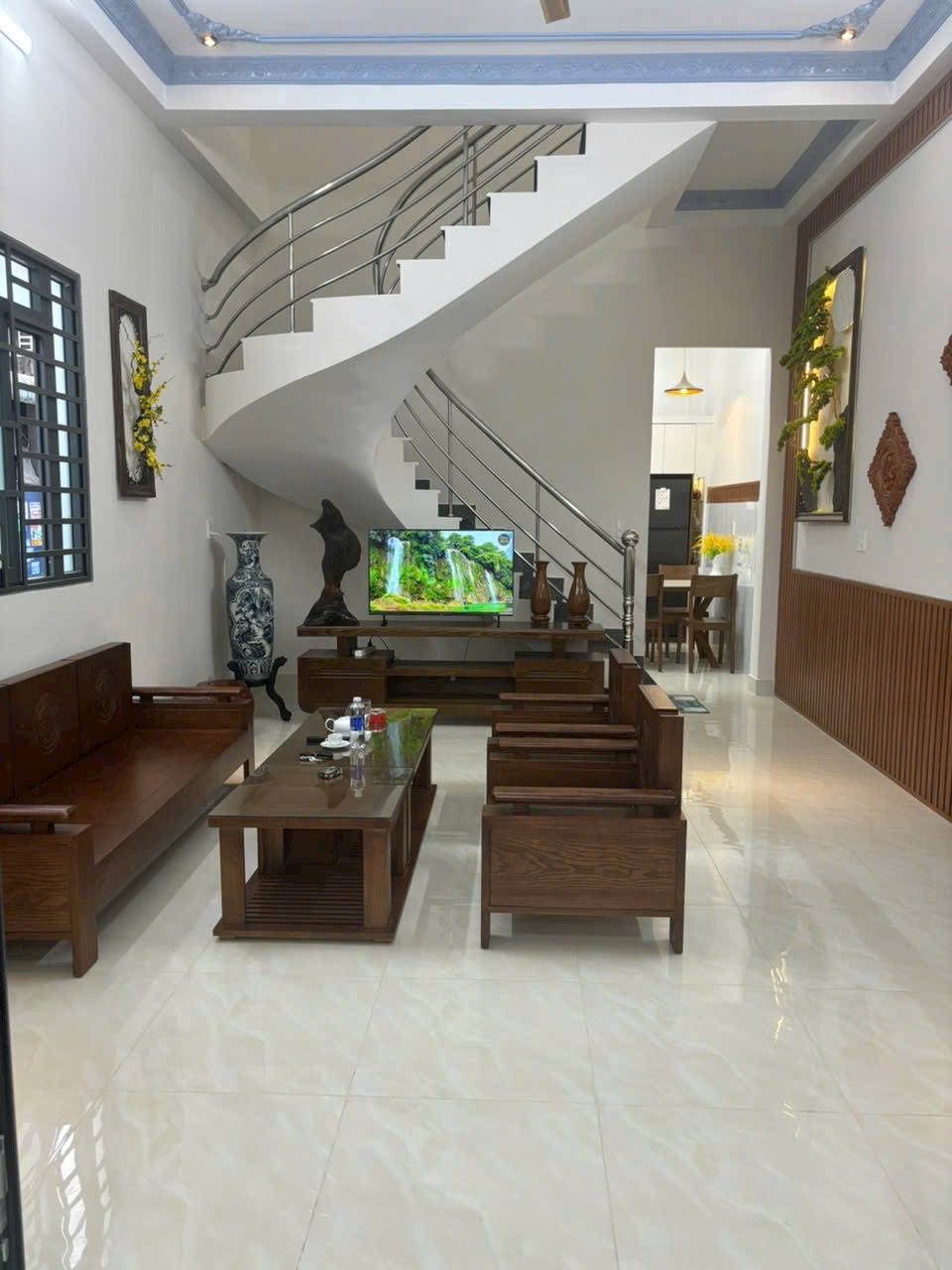 Nhà 1 trệt 1 lửng , tăng Nhơn Phú b