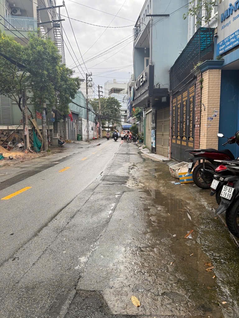 Nhà gần Ngay AEON MALL Tân Phú, (4,8x18), nở hậu 5m, hẻm xe hơi, giá 8,9 tỷ