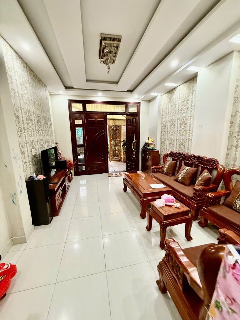 Nhà gần Ngay AEON MALL Tân Phú, (4,8x18), nở hậu 5m, hẻm xe hơi, giá 8,9 tỷ