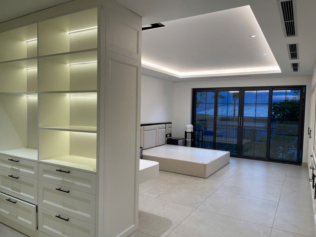 Ngọc Khánh Ba Đình - Sát phố ô tô đỗ trước cửa nhà - cực khan hiếm