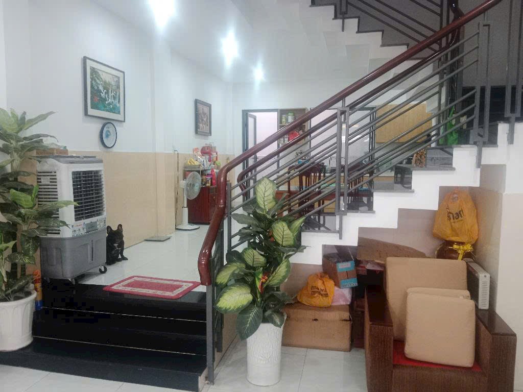 Nhà nở hậu đẹp, nội thất cao cấp ngay Quang Trung GV mà chỉ hơn 8 tỷ!!!