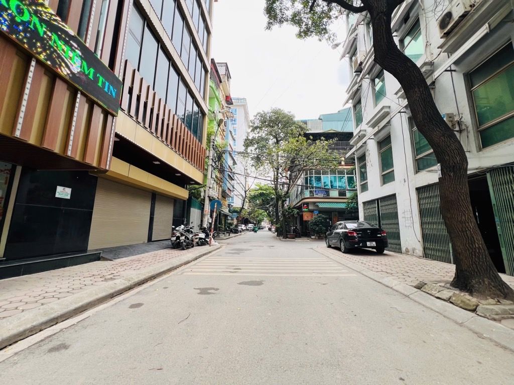 BÁN NHÀ GIÁP BÁT 3 BƯỚC RA Ô TÔ - 2 THOÁNG - NỘI THẤT XỊN, 44 m2, 8,8 TỶ