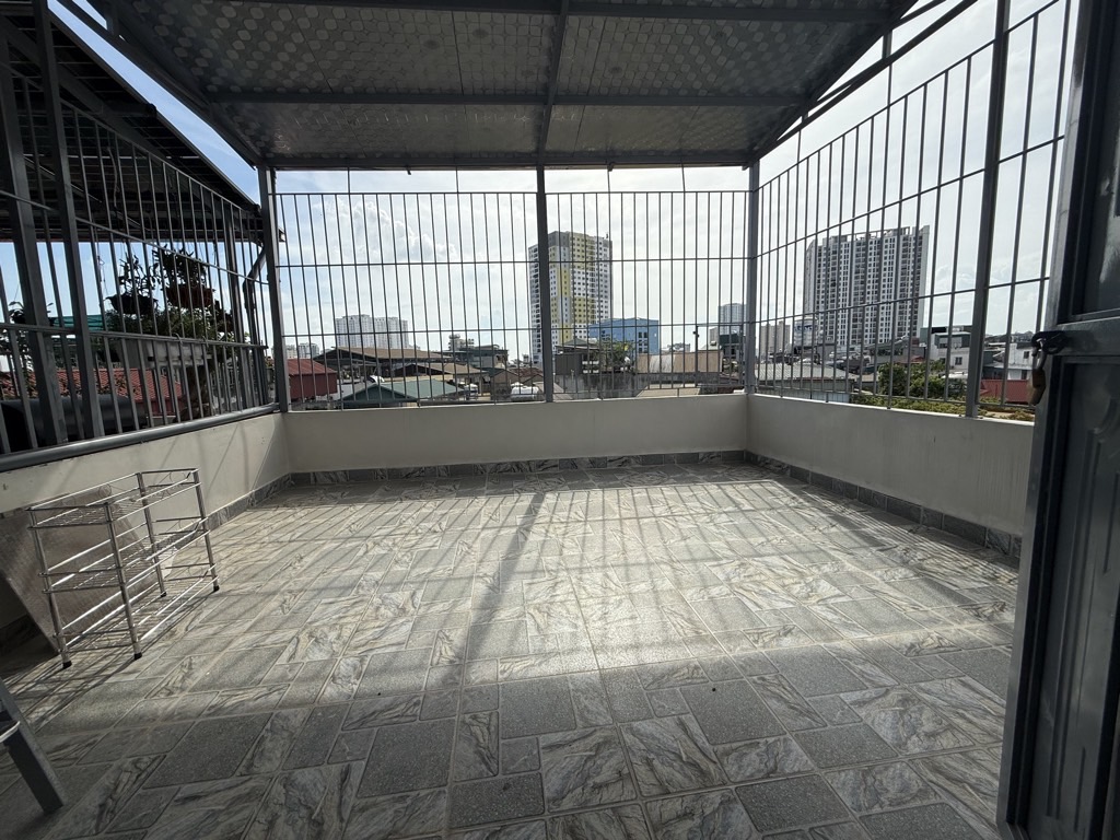 BÁN NHÀ ĐẸP TRƯƠNG ĐỊNH, HƠN 40M2, 6 TẦNG 4 NGỦ, ĐỦ NỘI THẤT CHỈ 8.X TỶ