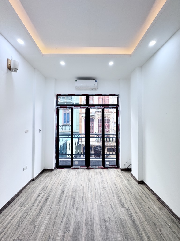 Nhà đẹp Phố Hoàng Mai 4 tầng, 3 ngủ 50 M2 nhỉnh 8 tỷ