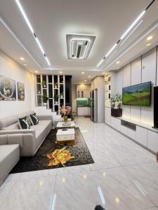 NHÀ ĐẸP GIẢI PHÓNG, THANG MÁY, 6 TẦNG, 32 M2, NHỈNH 8 TỶ