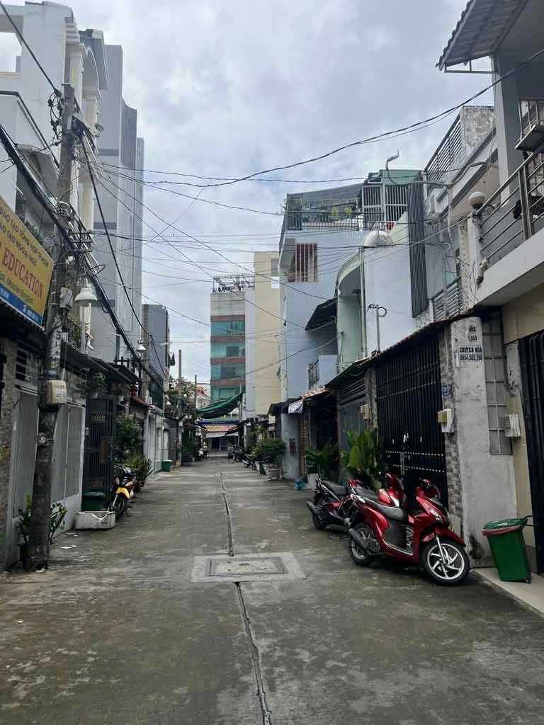 NHÀ ĐẸP HẼM XE HƠI- CHỦ XÂY TÂM HUYẾT