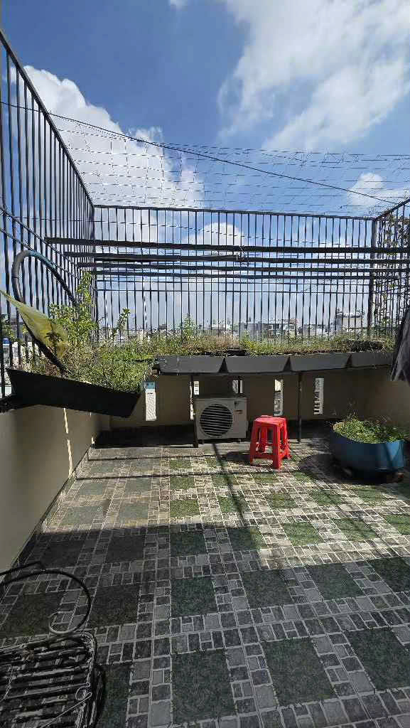 NHÀ ĐẸP HẼM XE HƠI- CHỦ XÂY TÂM HUYẾT