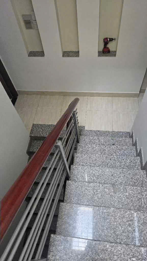 NHÀ ĐẸP HẼM XE HƠI- CHỦ XÂY TÂM HUYẾT