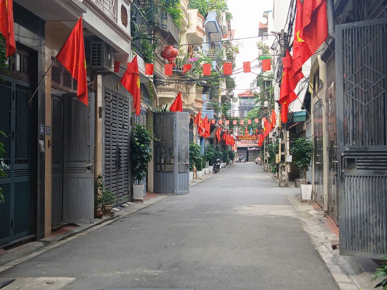 SÀI ĐỒNG, KHU PHÂN LÔ CÁN BỘ QUÂN ĐỘI, ĐƯỜNG 6M VUÔNG BÀN CỜ, DIỆN TÍCH 46 M2 NHÀ XÂY 3 TẦNG