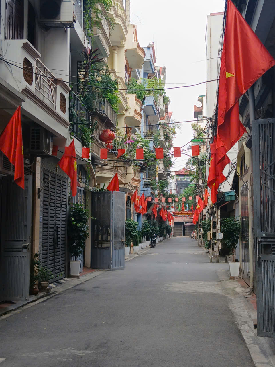 SÀI ĐỒNG, KHU PHÂN LÔ CÁN BỘ QUÂN ĐỘI, ĐƯỜNG 6M VUÔNG BÀN CỜ, DIỆN TÍCH 46 M2 NHÀ XÂY 3 TẦNG