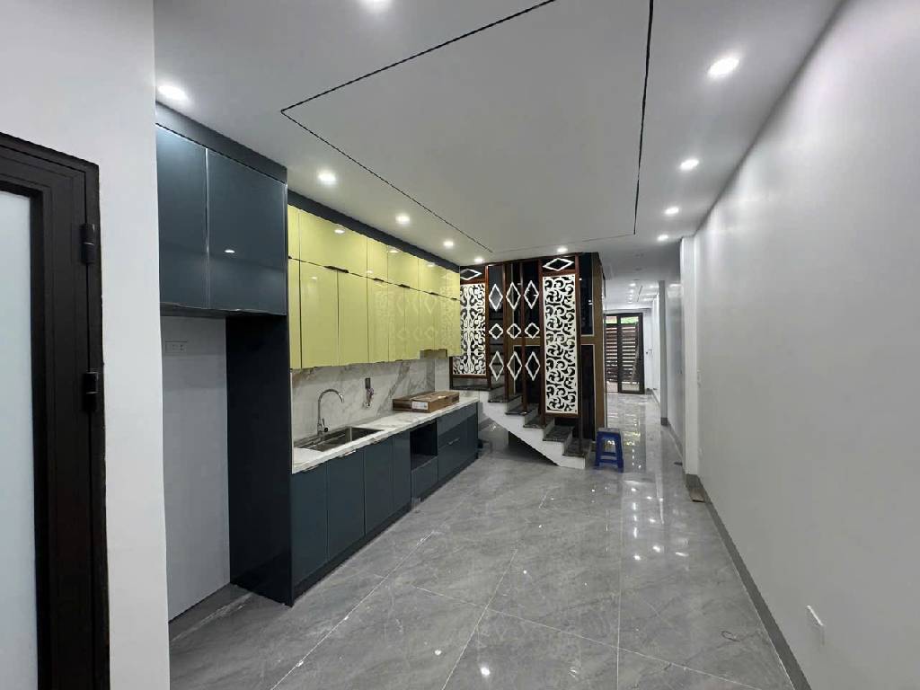 CHU HUY MÂN, NHÀ 5 TẦNG THANG MÁY, DIỆN TÍCH 70 M2 MẶT TIỀN 3,5 M , NGÕ Ô TÔ, THÔNG, GIÁ 210 TRIỆU/M2