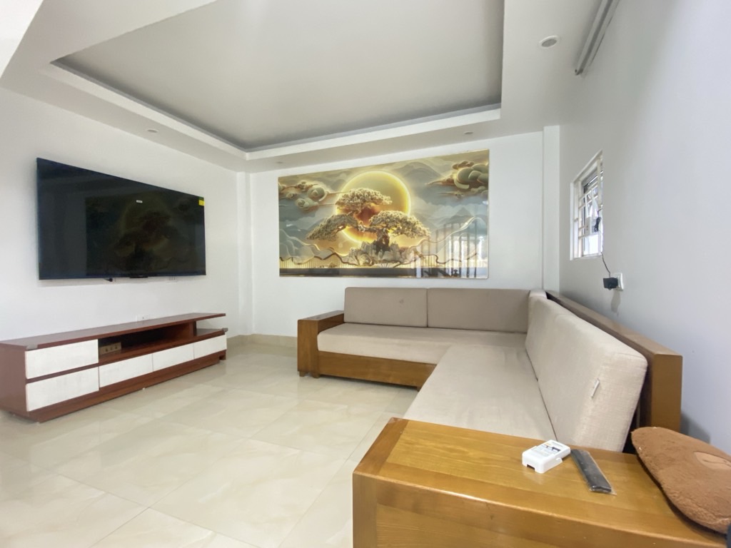 PHỐ GIANG BIÊN, VIỆT HƯNG NHÀ 4 TẦNG FULL NỘI THẤT, MT 4M, ĐT 30 M, Ô TÔ CÁCH NHÀ 15 M GIÁ 6,4 TỈ