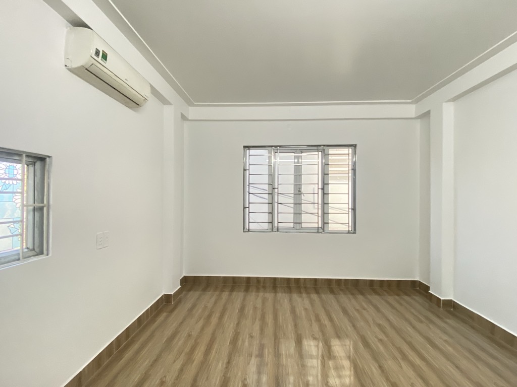 PHỐ GIANG BIÊN, VIỆT HƯNG NHÀ 4 TẦNG FULL NỘI THẤT, MT 4M, ĐT 30 M, Ô TÔ CÁCH NHÀ 15 M GIÁ 6,4 TỈ