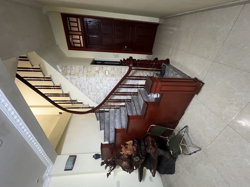 HOA LÂM, 42M2 NHÀ 5 TẦNG KIÊN CỐ, NGÕ Ô TÔ THÔNG, VỊ TRÍ CỰC ĐẸP, GIÁ 9,5 TỶ