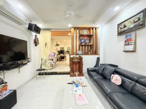 BÙI ĐÌNH TUÝ - 10M RA HẺM XE TẢI THÔNG THÔNG NGÔ ĐỨC KẾ ~ 60M (4.6x13) 4 TẦNG 4 PN 4 WC - CÓ THỂ THIẾT KẾ 7 PN - 9.x TỶ.