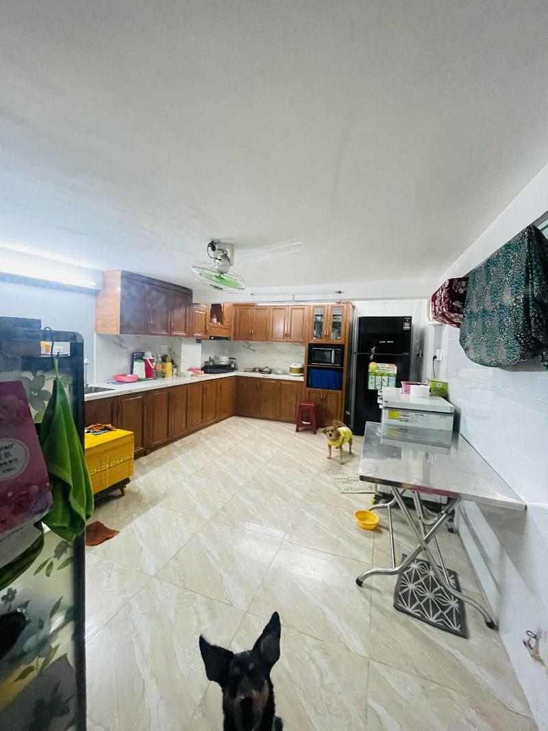 Bình Tân :  Bán gấp nhà 4 tầng - dt 64m2 - mt - chính chủ đường Kinh dương vương -an lạc -Bình Tân - giáp quận 6, thuộc khu kinh doanh sầm uất giá chỉ nhỉnh 9 tỷ