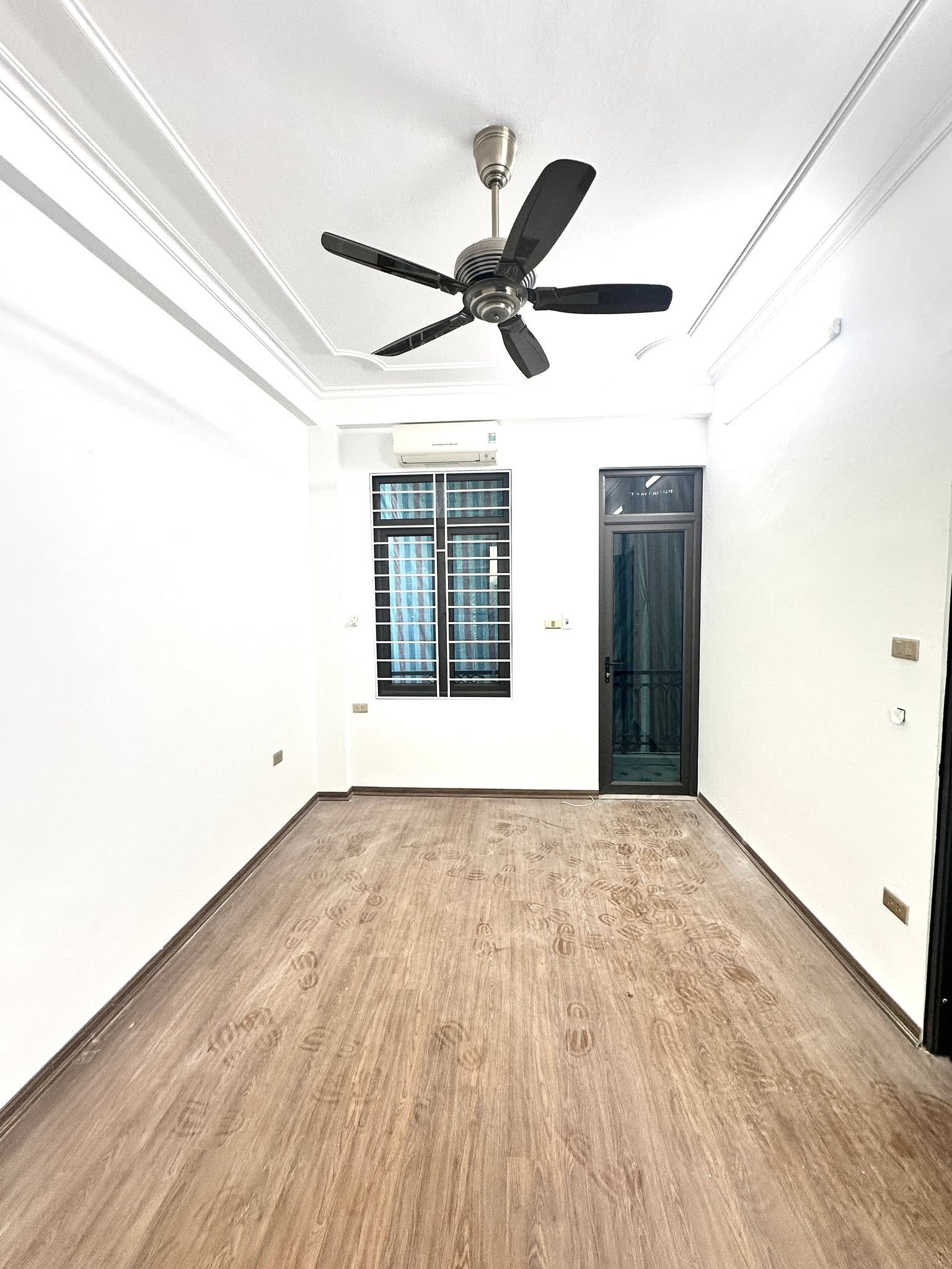 CHỈ 6.X TỶ CÓ NGAY NHÀ PHỐ HOÀNG HOA THÁM SIÊU ĐẸP, SIÊU HIẾM - 2 MẶT NGÁCH THOÁNG TRƯỚC SAU