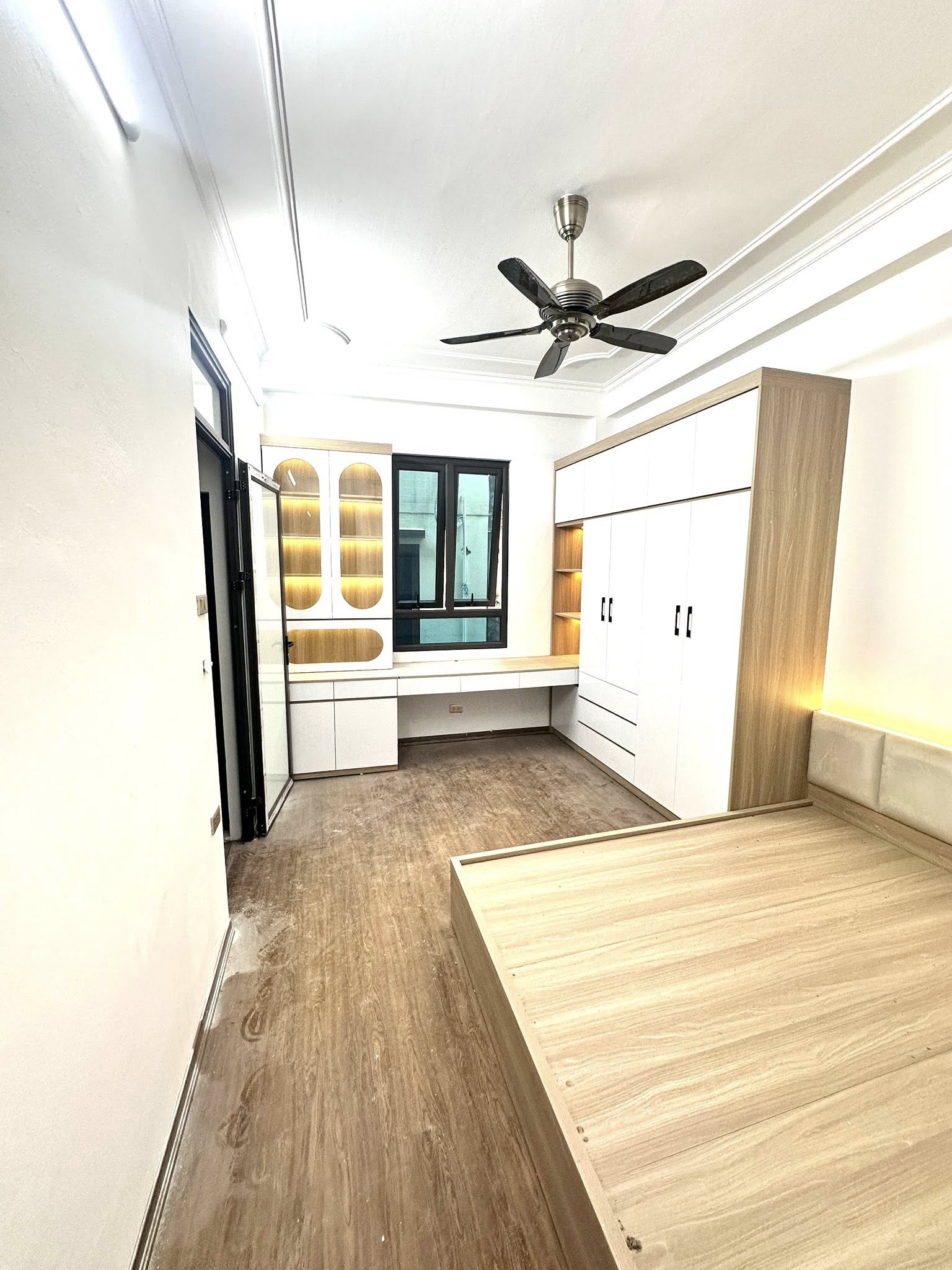 CHỈ 6.X TỶ CÓ NGAY NHÀ PHỐ HOÀNG HOA THÁM SIÊU ĐẸP, SIÊU HIẾM - 2 MẶT NGÁCH THOÁNG TRƯỚC SAU