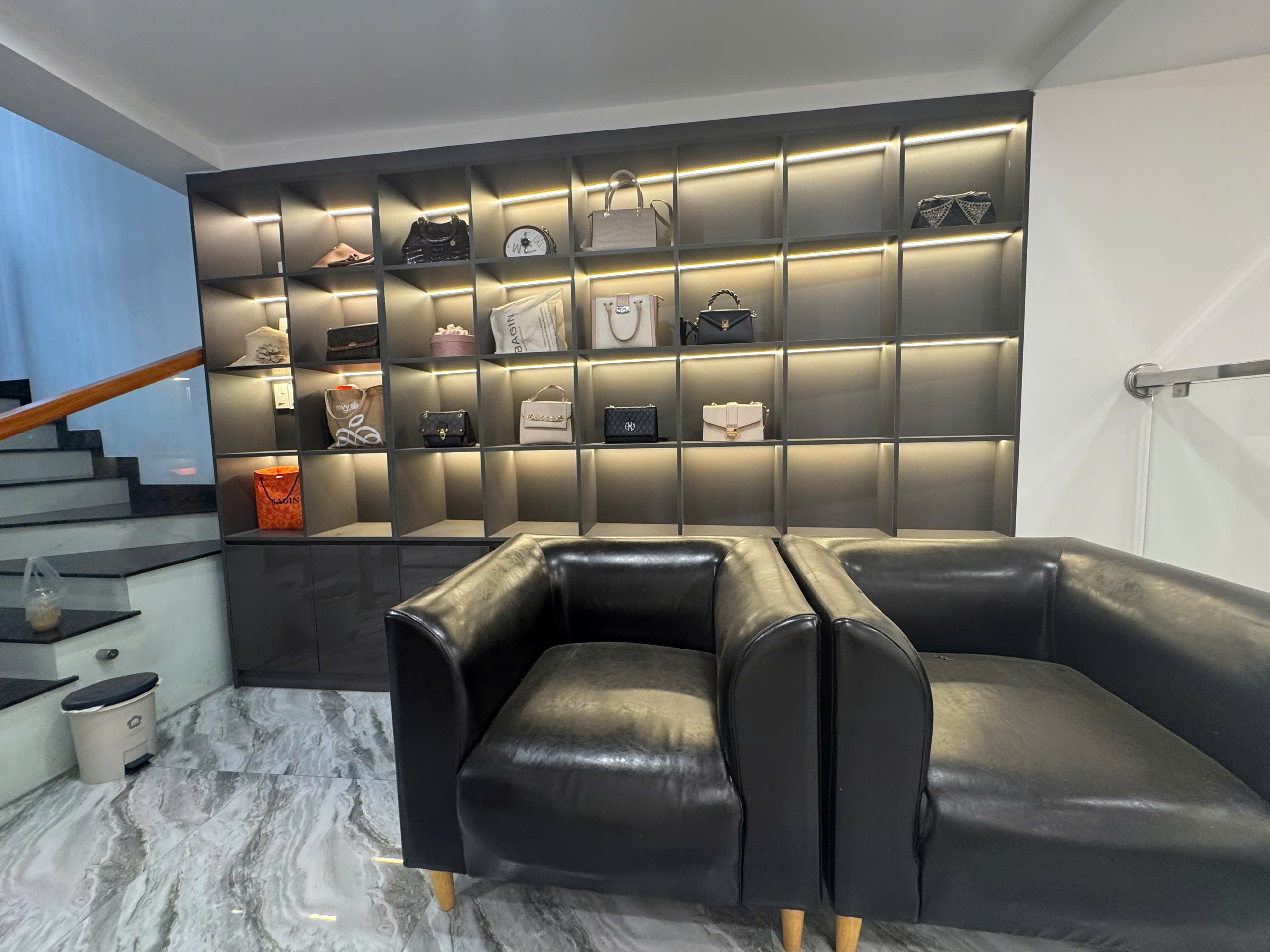 LÊ QUANG ĐỊNH - BÌNH THẠNH - XE HƠI VÀO NHÀ - 4.25x18m -NỞ HẬU 6.7M - CN 88M2 - 4 TẦNG - NHÀ MỚI ĐẸP