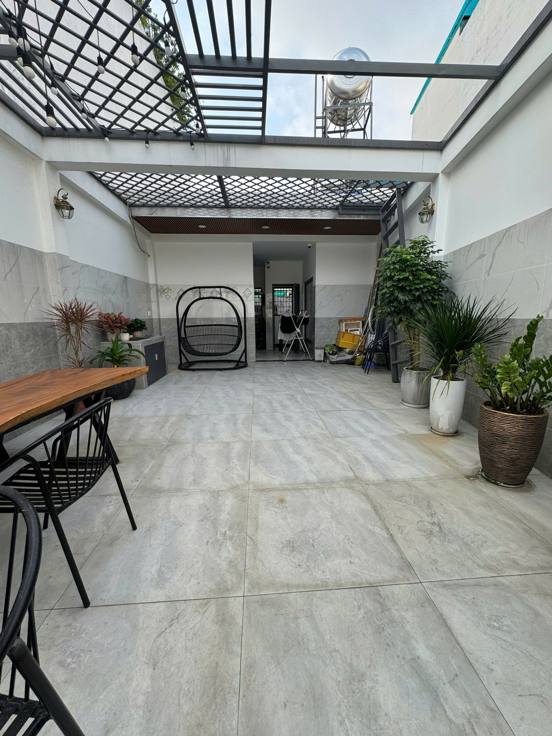 LÊ QUANG ĐỊNH - BÌNH THẠNH - XE HƠI VÀO NHÀ - 4.25x18m -NỞ HẬU 6.7M - CN 88M2 - 4 TẦNG - NHÀ MỚI ĐẸP