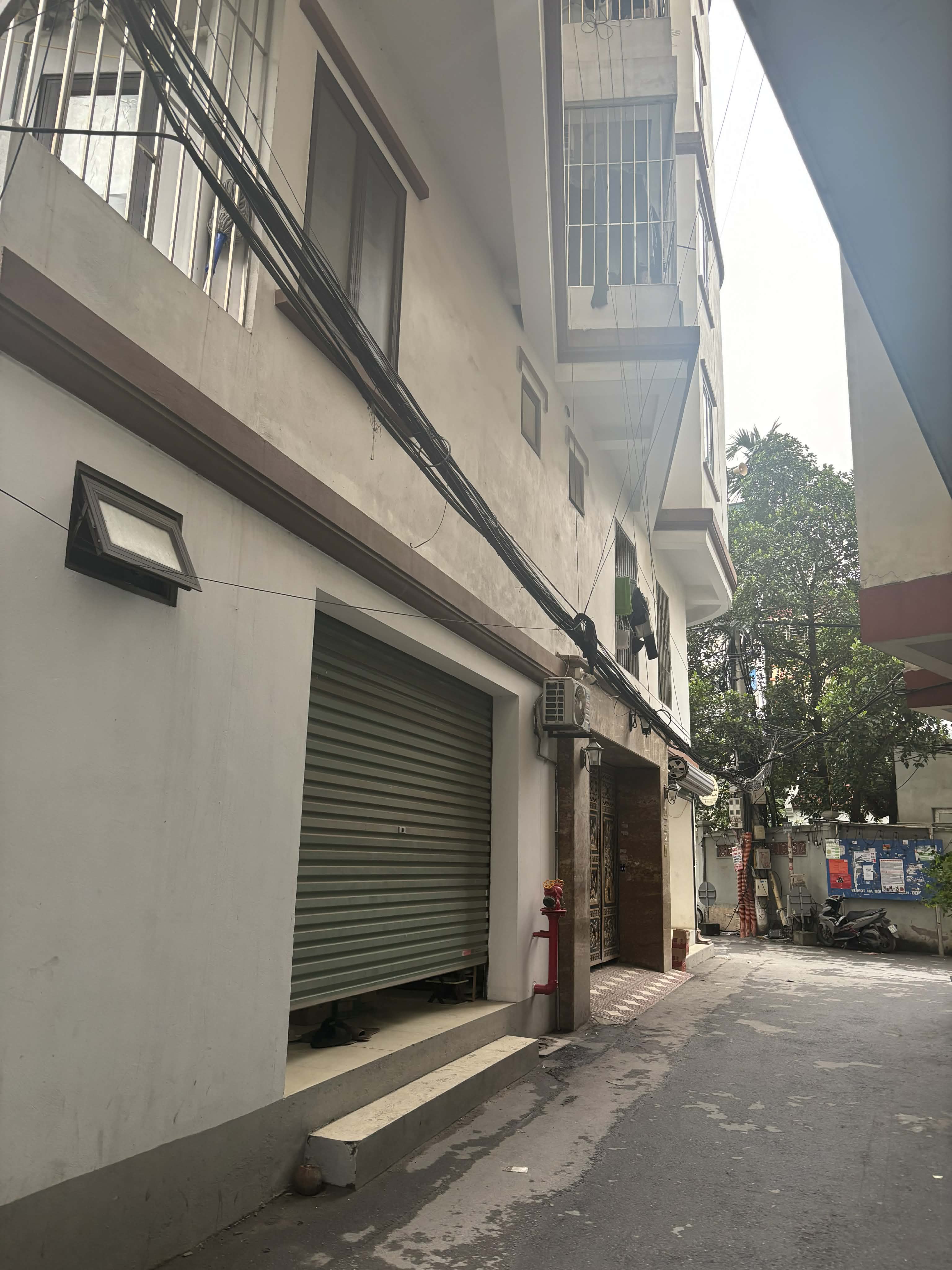 Bán nhà Mỹ Đình 35m2 cách phố 30 m