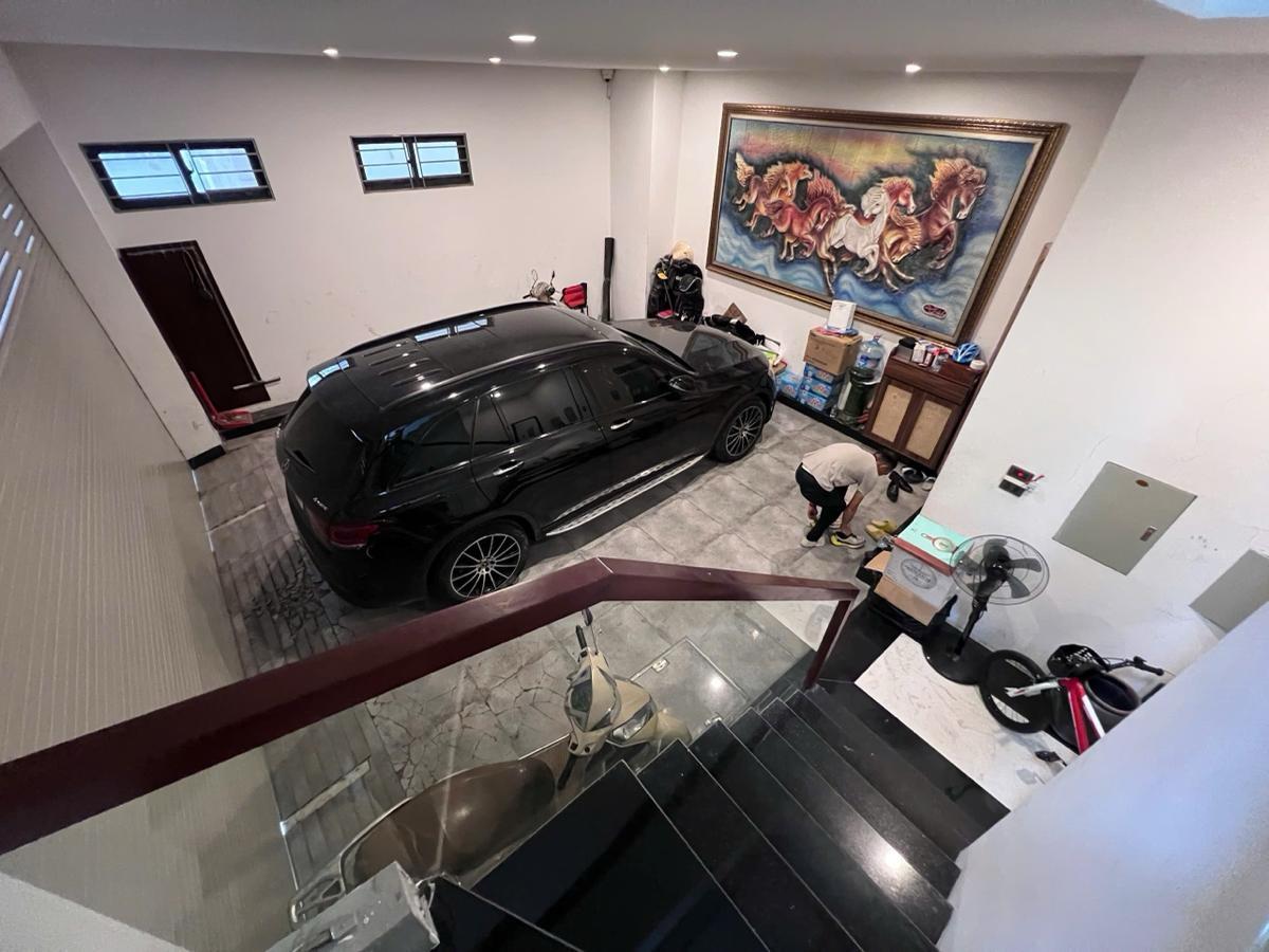 Nhà đẹp Dương Quảng Hàm 38m², 6 tầng, 3PN, thang máy, gần phố – chỉ hơn 9 tỷ