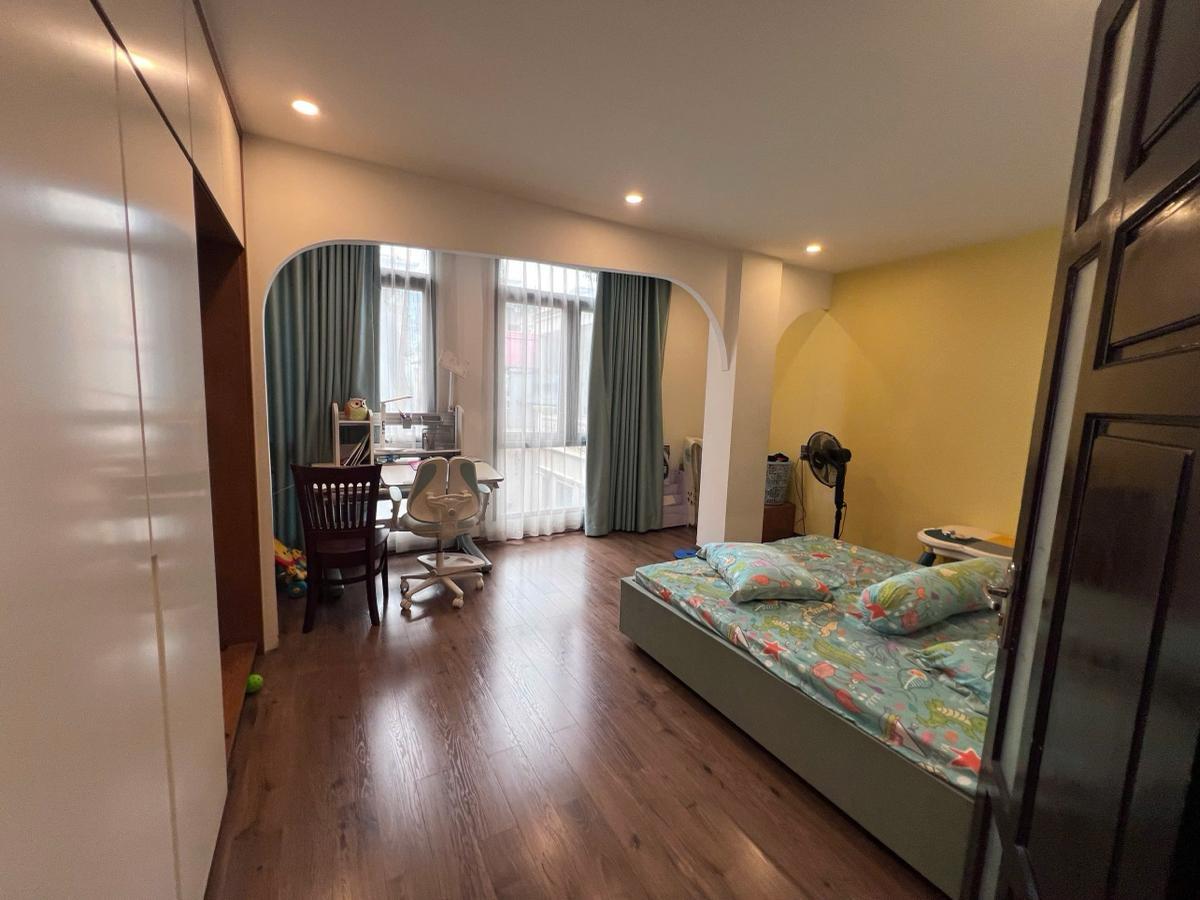 Nhà đẹp Trung Kính 48m², 5 tầng, 3PN, nội thất xịn, ở sướng – chỉ 9.x tỷ