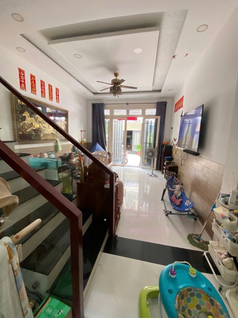 Nhà đẹp 1 sẹc hẻm xe hơi- sổ hồng riêng- hẻm xe hơi Bình Tân