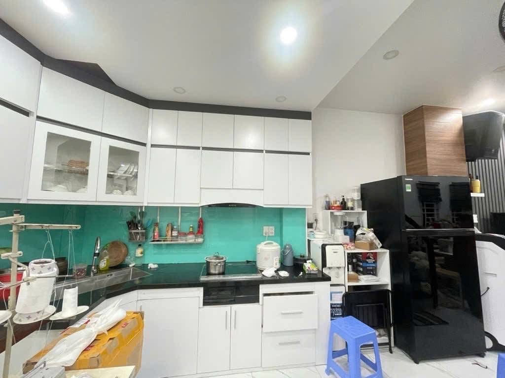 Nhà đẹp 3 tầng BTCT- gần mặt tiền TKTQ- vị trí đắc địa - tặng nội thất xịn xò- chỉ nhình 5 tỷ