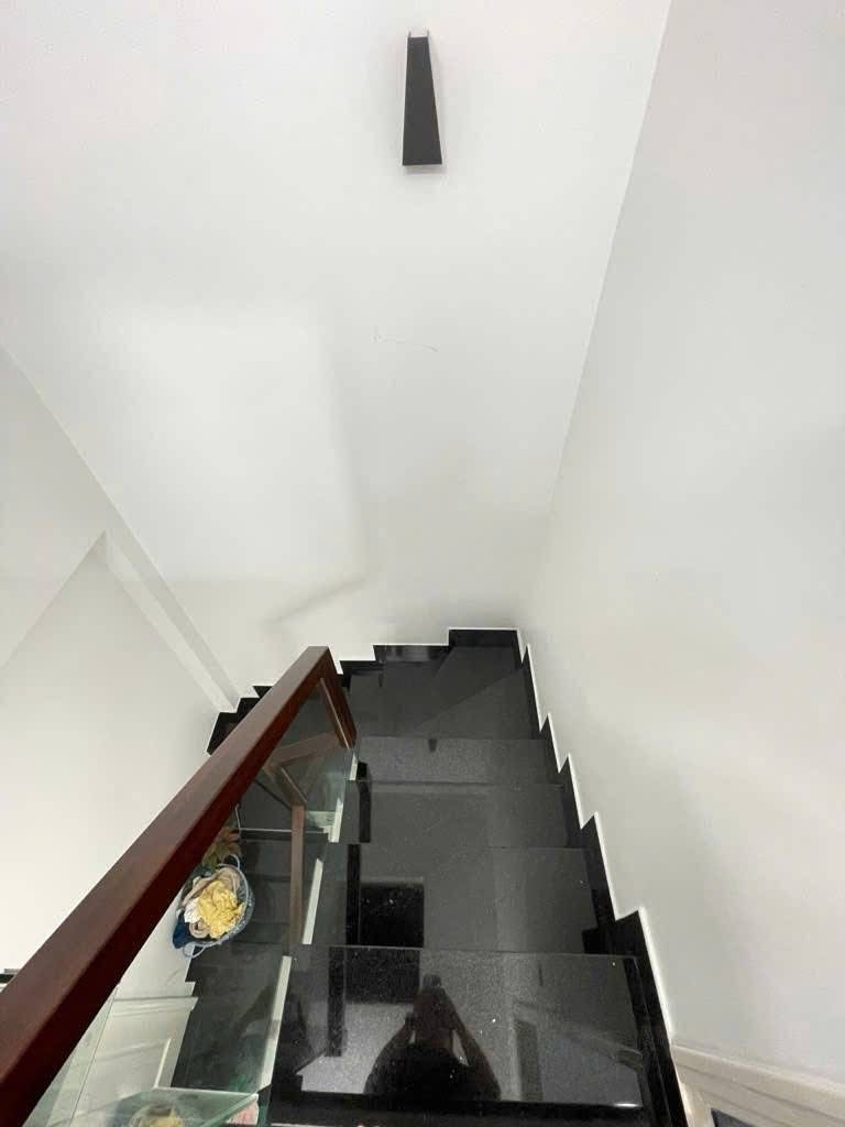 Nhà đẹp 3 tầng BTCT- gần mặt tiền TKTQ- vị trí đắc địa - tặng nội thất xịn xò- chỉ nhình 5 tỷ