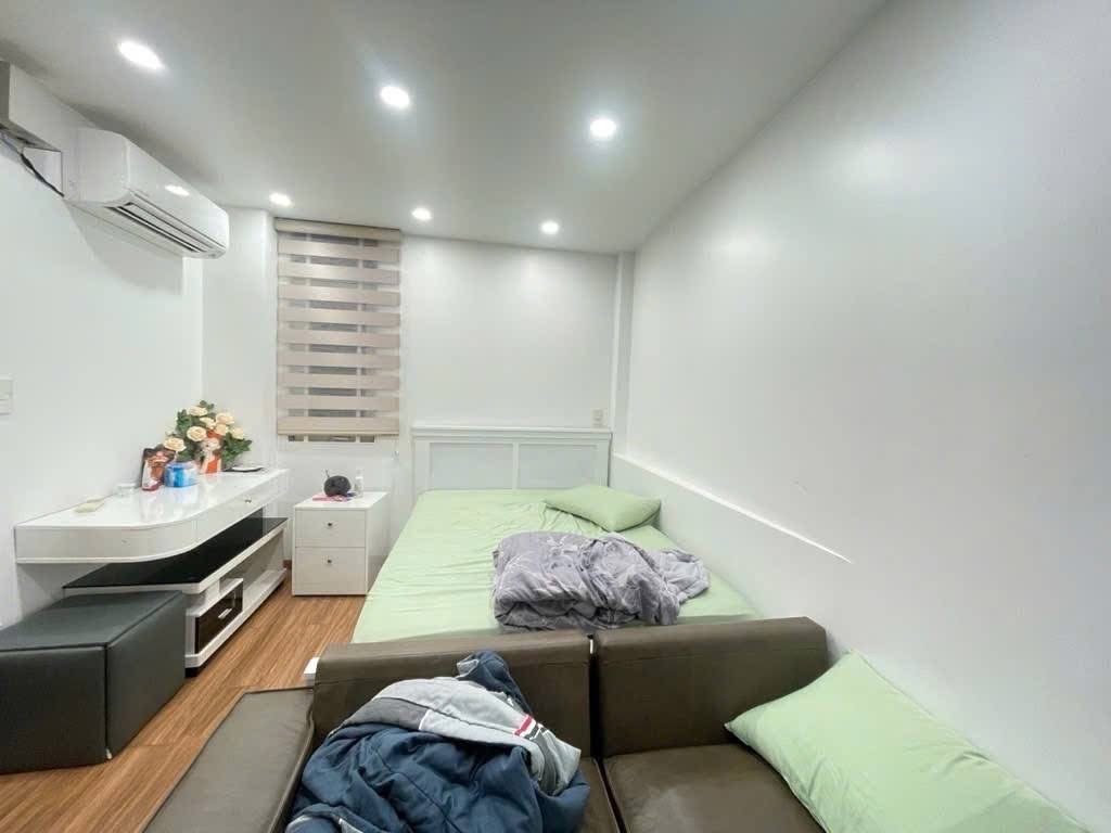 Nhà đẹp 3 tầng BTCT- gần mặt tiền TKTQ- vị trí đắc địa - tặng nội thất xịn xò- chỉ nhình 5 tỷ