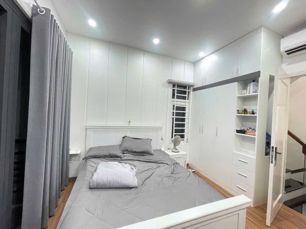 Nhà đẹp 3 tầng BTCT- gần mặt tiền TKTQ- vị trí đắc địa - tặng nội thất xịn xò- chỉ nhình 5 tỷ