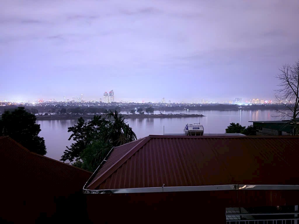 Nhà chủ xây tâm huyết, nội thất cao cấp, không phải sửa bất cứ gì.