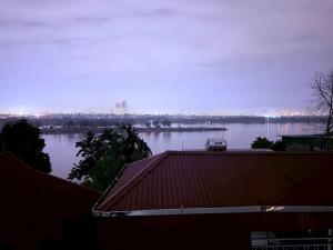 Nhà chủ xây tâm huyết, nội thất cao cấp, không phải sửa bất cứ gì.