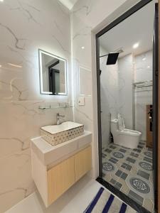 B.Á.N CĂN GÓC 5 TẦNG - MẶT TIỀN 4.1M - HÀNG XÓM GELEXIMCO D - GẦN AEONMALL HÀ ĐÔNG - CHỐT GIÁ CỰC TỐT loanh quanh 5 t..ỷ