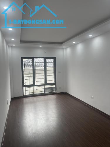 Bán nhà Yên Nghĩa gần ga tàu điện, oto đỗ cửa 31m2 5 tầng mới xây giá nhỉnh 6 tỷ