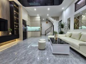 NHÀ PHÂN LÔ LÊ TRỌNG TẤN - Ô TÔ ĐỖ CỬA - NGÕ THÔNG KINH  DOANH 6 TẦNG THANG MÁY - VỪA Ở VỪA CHO THUÊ, NHỈNH 14 TỶ