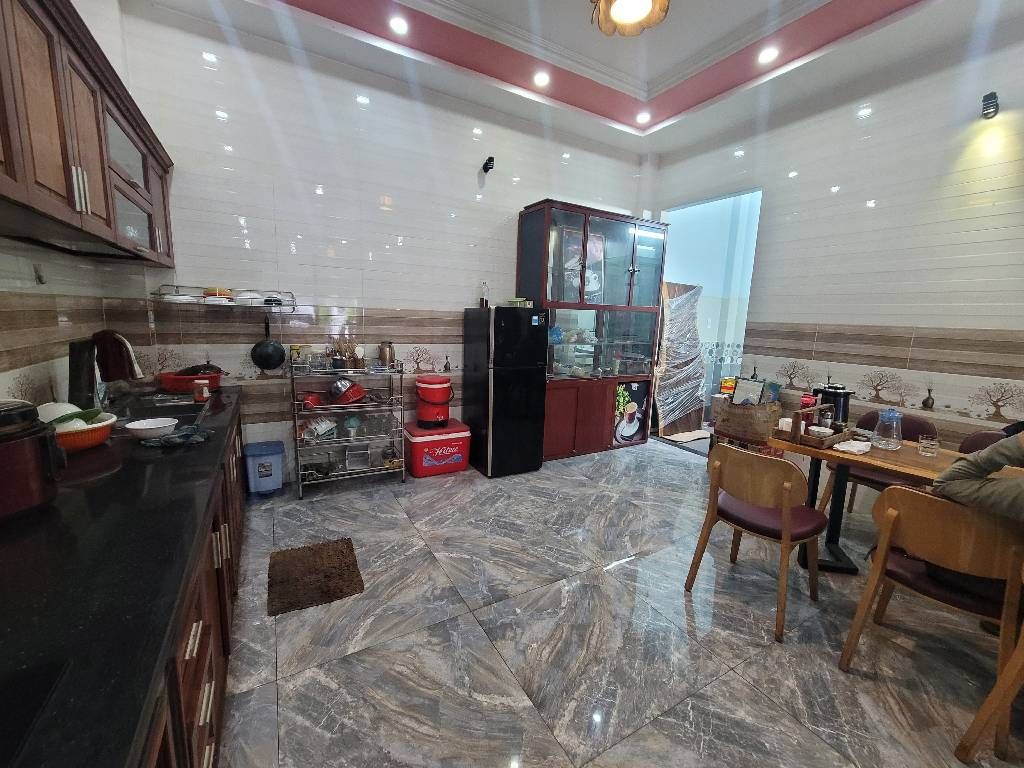 Bán Biệt thự ngang 7m,giá 8,8 tỷ-Quận 12