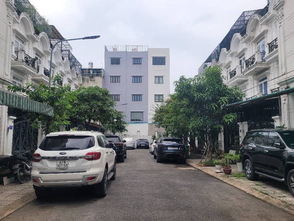 Bán Biệt thự ngang 7m,giá 8,8 tỷ-Quận 12