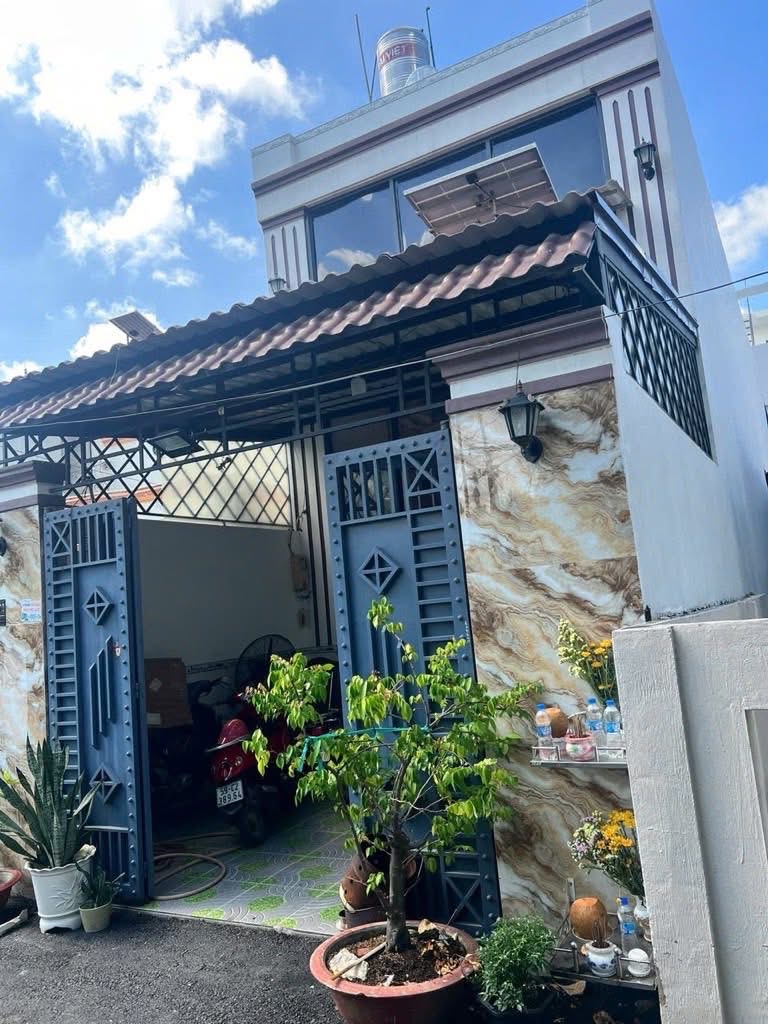 Nhà 1 lầu, 4.8x25m, SHR, hẻm xe hơi Lê Văn Lương