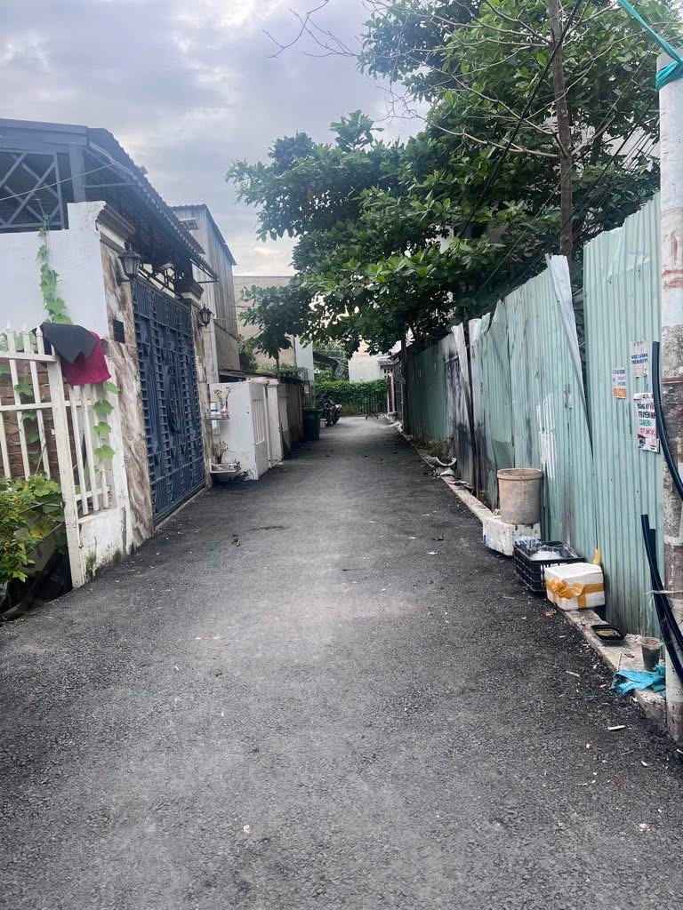 Nhà 1 lầu, 4.8x25m, SHR, hẻm xe hơi Lê Văn Lương