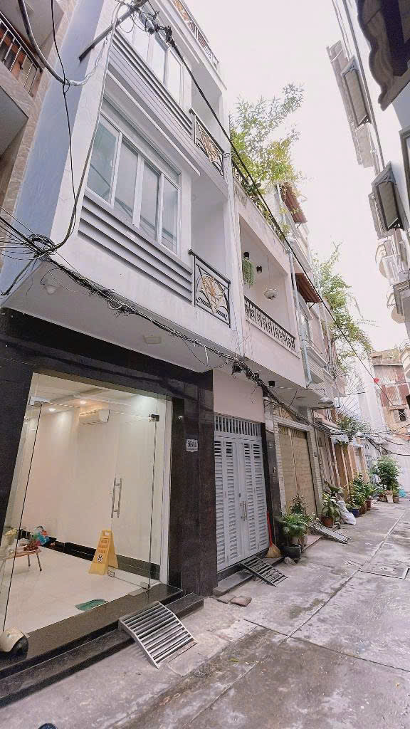 Bán nhà đường trần hưng đạo, phường 2, quận 5,chỉ nhỉnh 8 tỷ