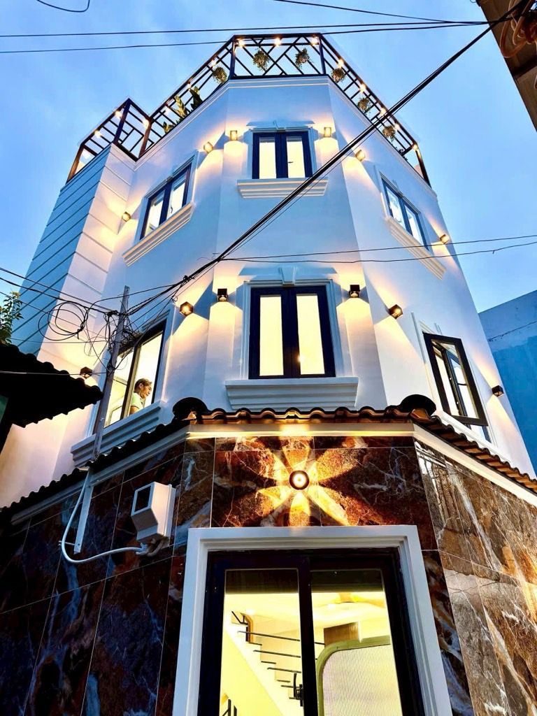 NHÀ ĐẸP - HẺM 3M PHAN VĂN TRỊ BÌNH LỢI TRUNG (BÌNH THẠNH) - NHÀ MỚI 4 TẦNG - 28M2 - FULL NỘI THẤT - CHƯA ĐẾN 5 TỶ