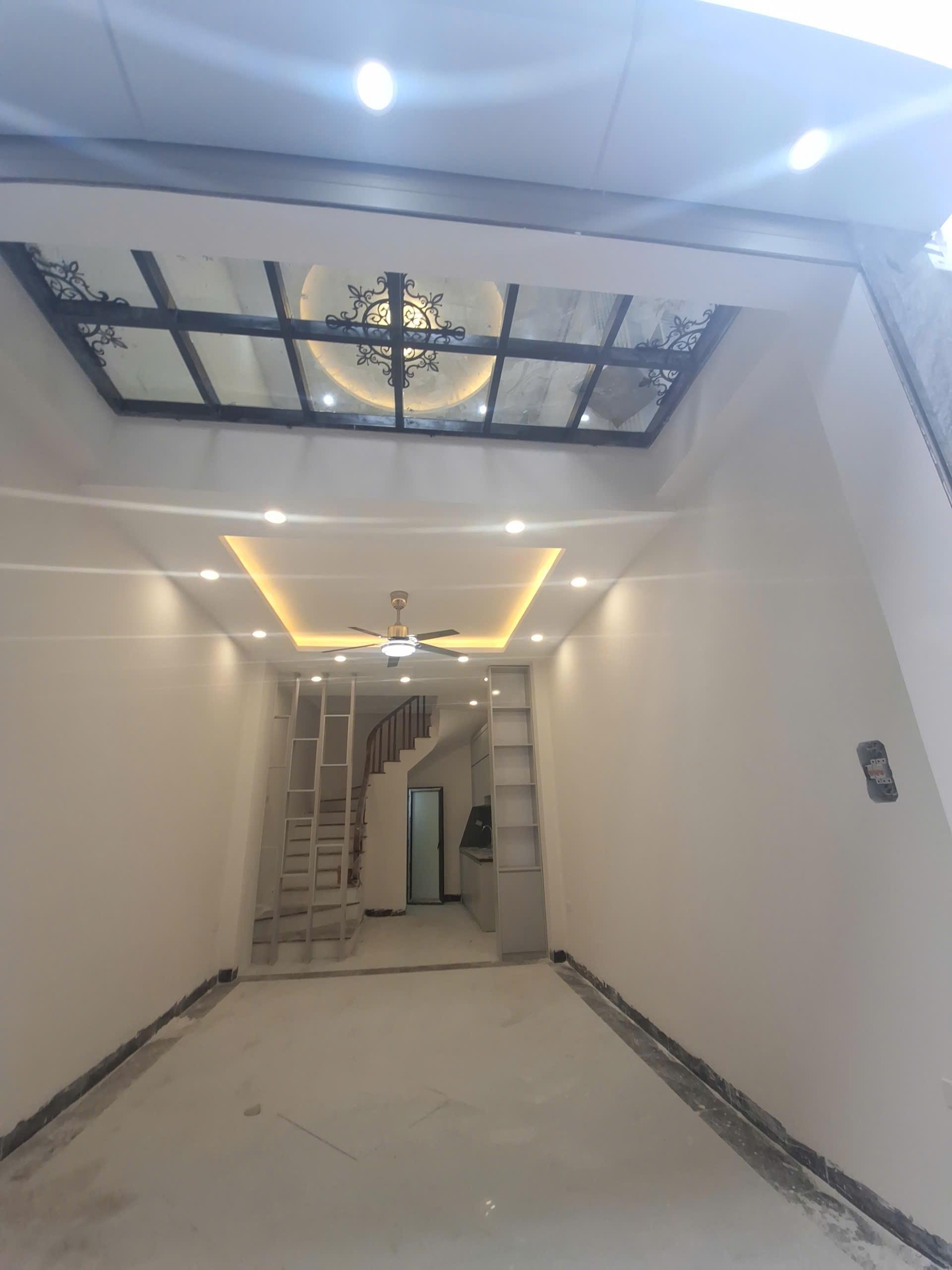 Siêu hiếm Hoàng Mai, 50m2, 15m ra oto, kinh doanh đỉnh giá chỉ 9.89 tỷ