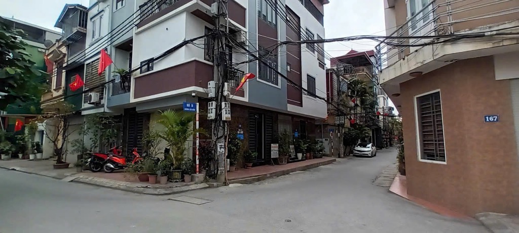 Bán nhà tại khu vực Cầu Giấy - diện tích 40m2 - 5m mặt tiền