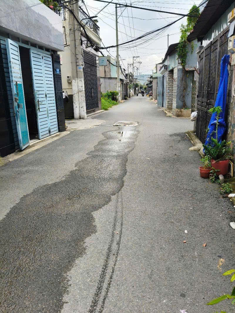 Nhà giá rẻ Quận 12, hẻm xe tải, khu buôn bán thuận tiện