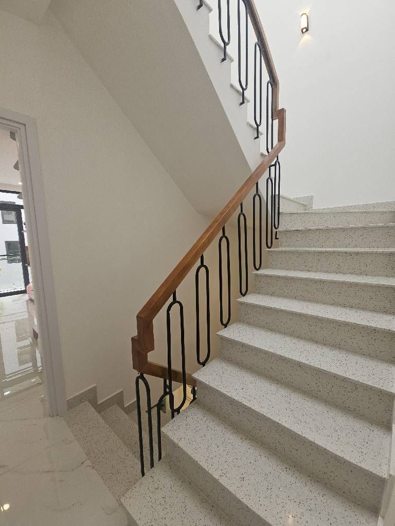 Nhà gần chung cư cao cấp Richstar Hòa Bình