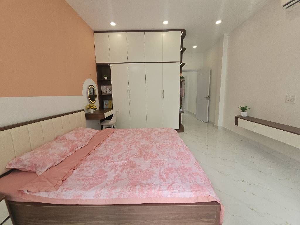 Nhà gần chung cư cao cấp Richstar Hòa Bình