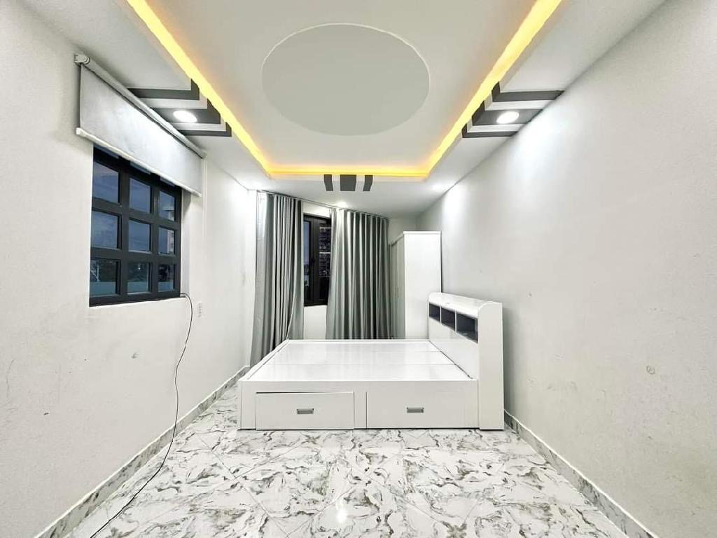 QUẬN 1 - LÔ GÓC KHU VIP 5 TẦNG - PHỐ ẨM THỰC - DÂN TRÍ CAO - NHÀ ĐẸP XÁCH VALY VÀO Ở NGAY.