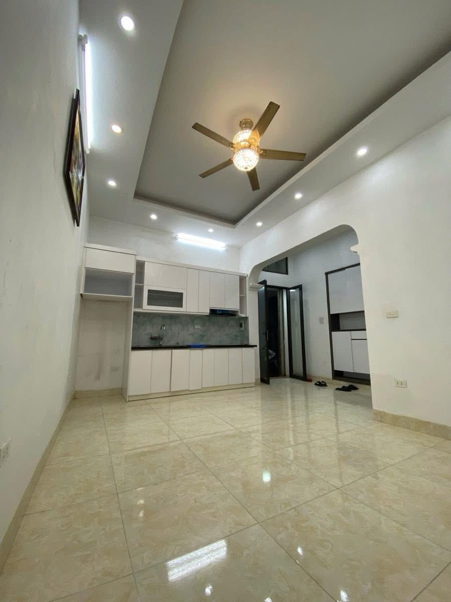 Tam Trinh 45m 5 tầng oto đỗ cửa-8 tỷ